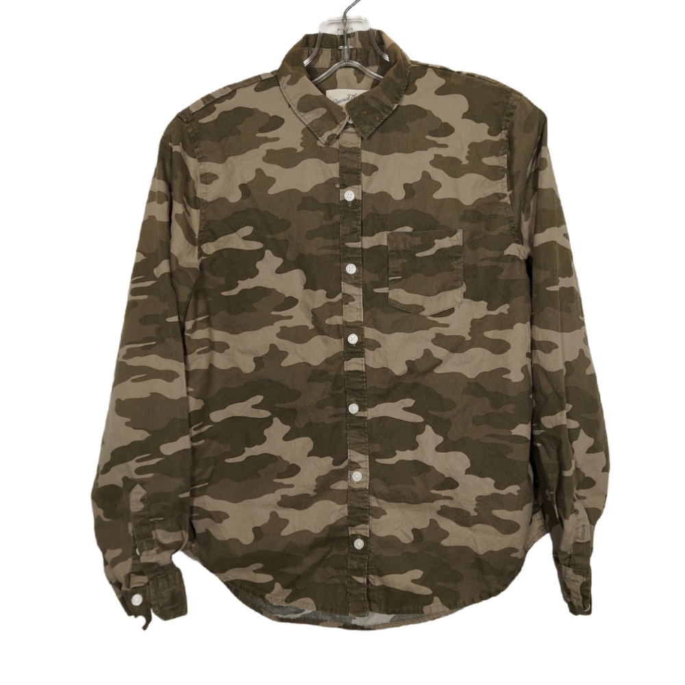 Universal Thread Camden Camo Button-Down Shirt